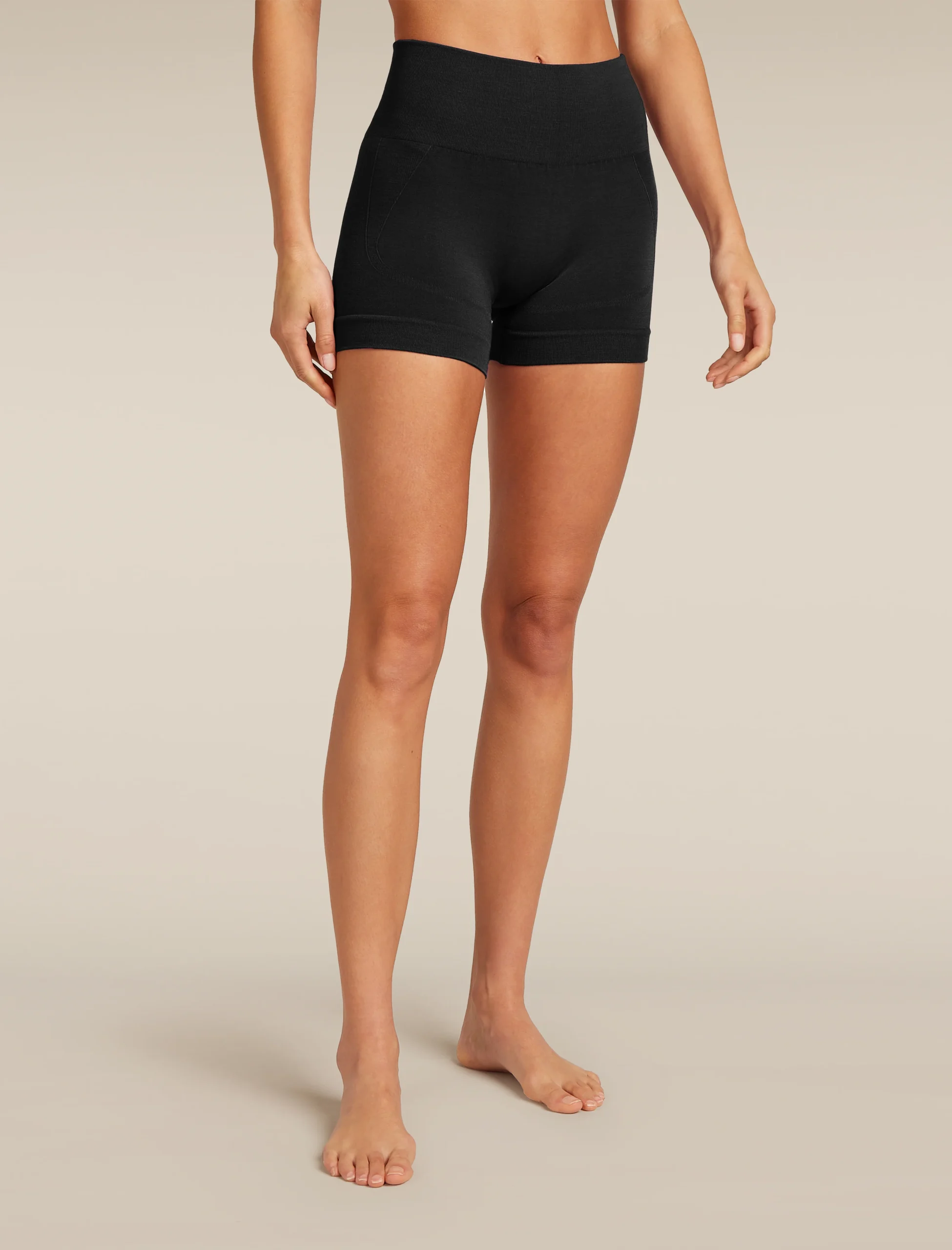 1077-women-s-260-seamless-4-shorts-1.webp Women's 260 Seamless 4" Shorts