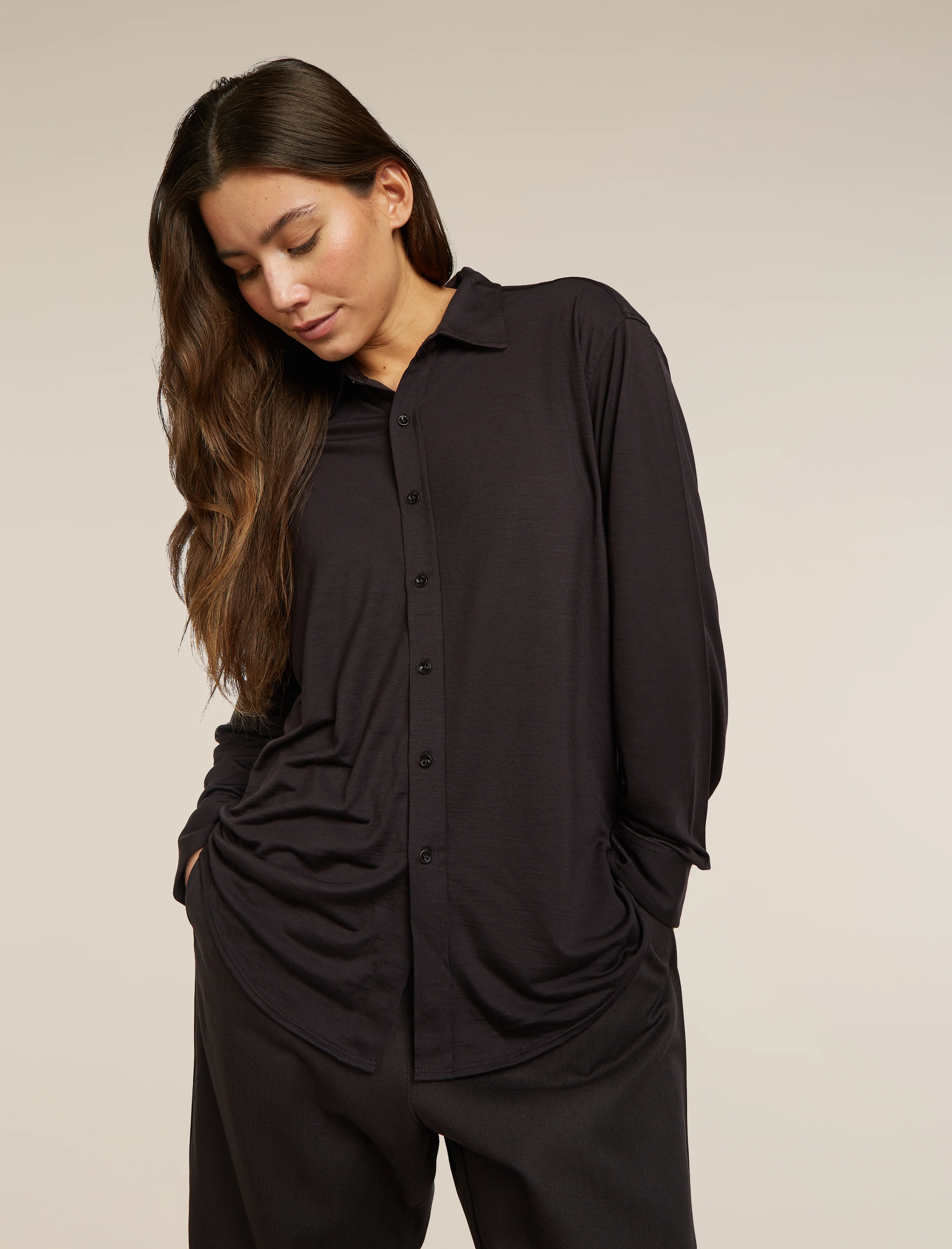 1157-unisex-merino-blend-125-cool-litetm-long-sleeve-shirt-1.webp Unisex Merino Blend 125 Cool-Lite™ Long Sleeve Shirt