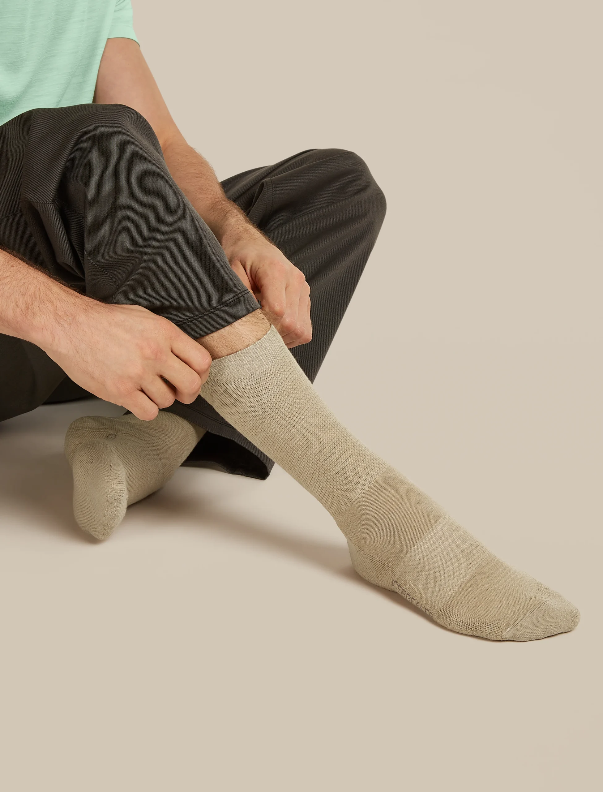 116-men-s-merino-lifestyle-light-crew-socks-5.webp Men's Merino Lifestyle Light Crew Socks
