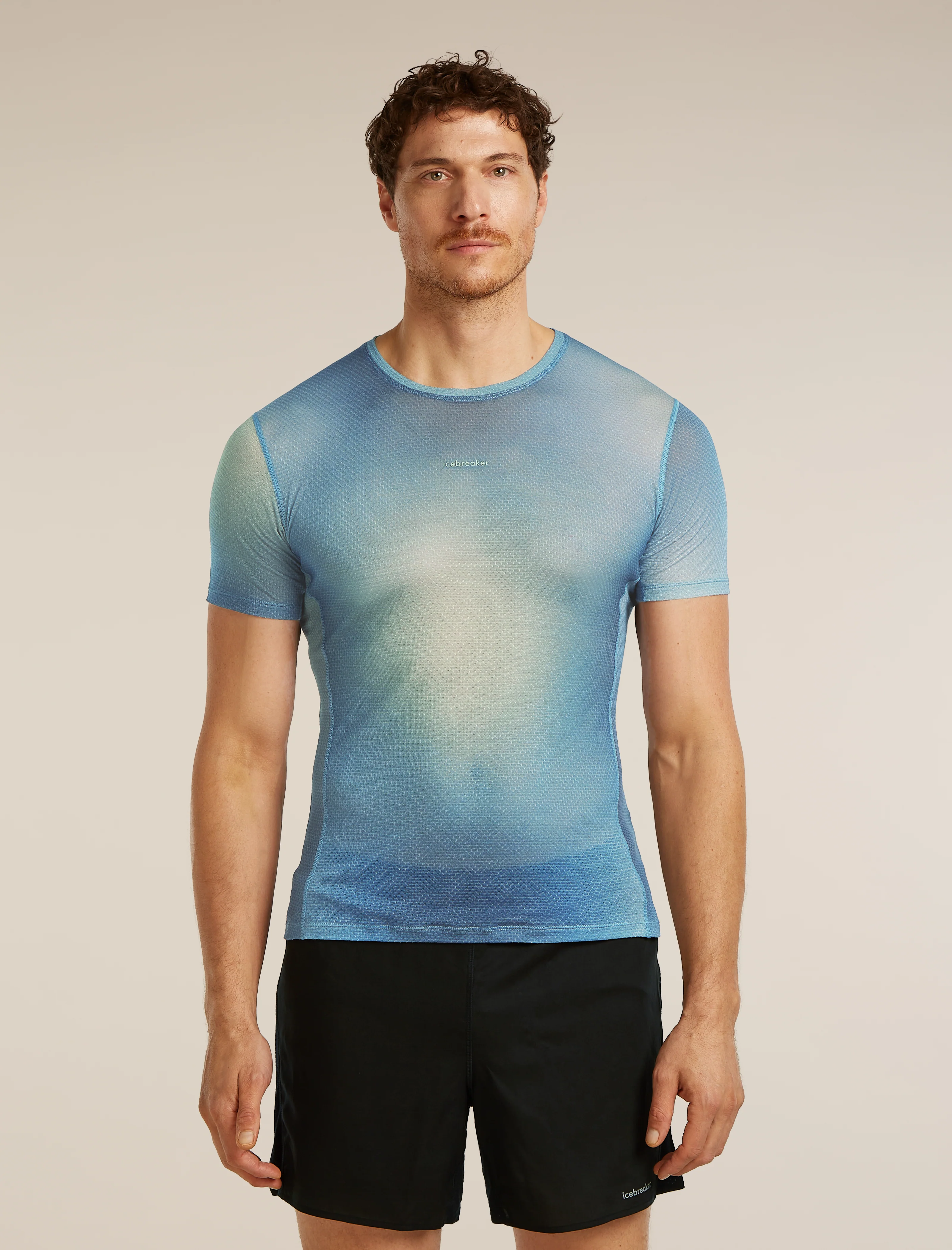 1203-men-s-merino-blend-75-cool-litetm-featherlighttm-short-sleeve-crewe-aop-1.webp Men's Merino Blend 75 Cool-Lite™ Featherlight™ Short Sleeve Crewe AOP