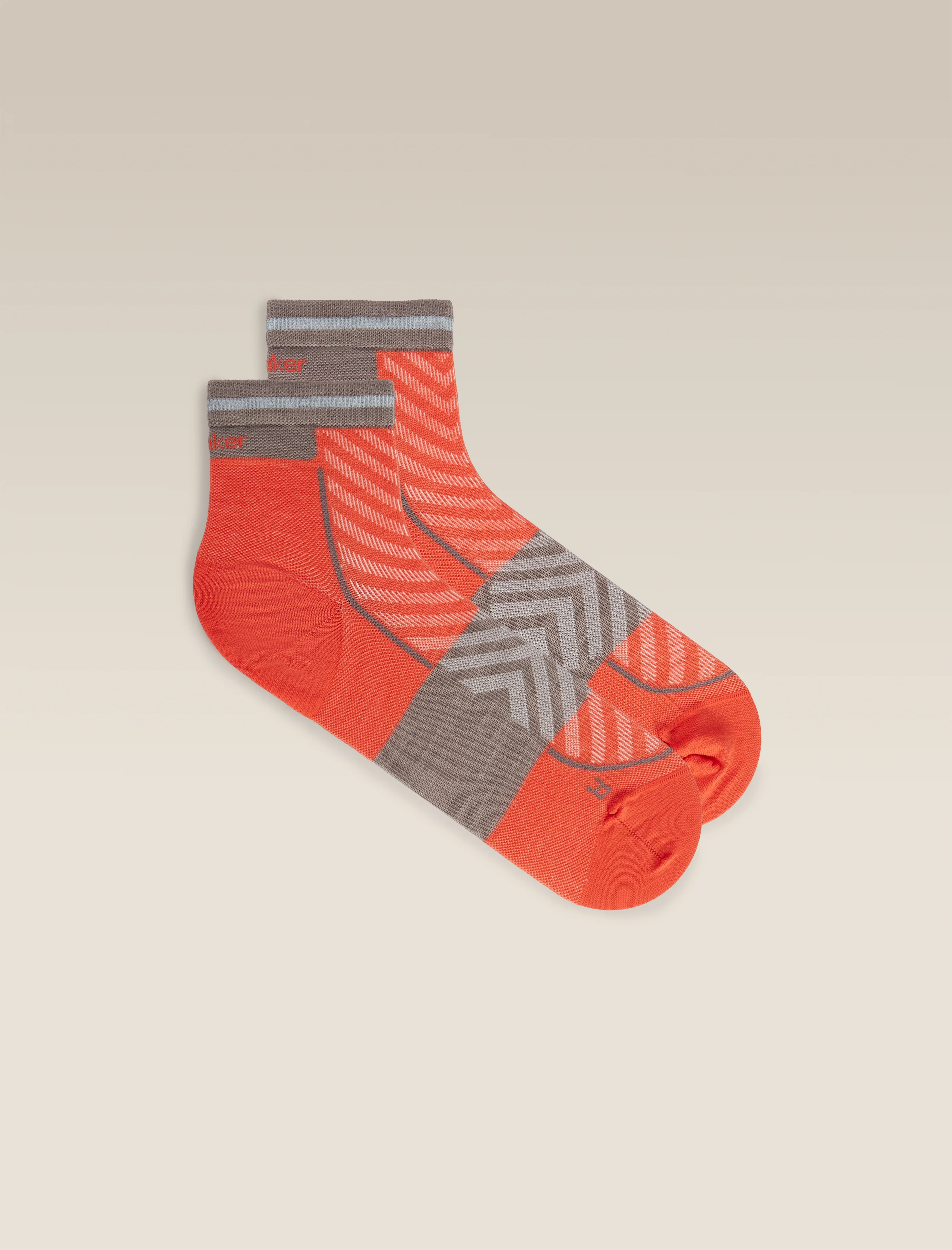 1226-women-s-merino-blend-run-ultralight-mini-socks-1.webp Women's Merino Blend Run+ Ultralight Mini Socks