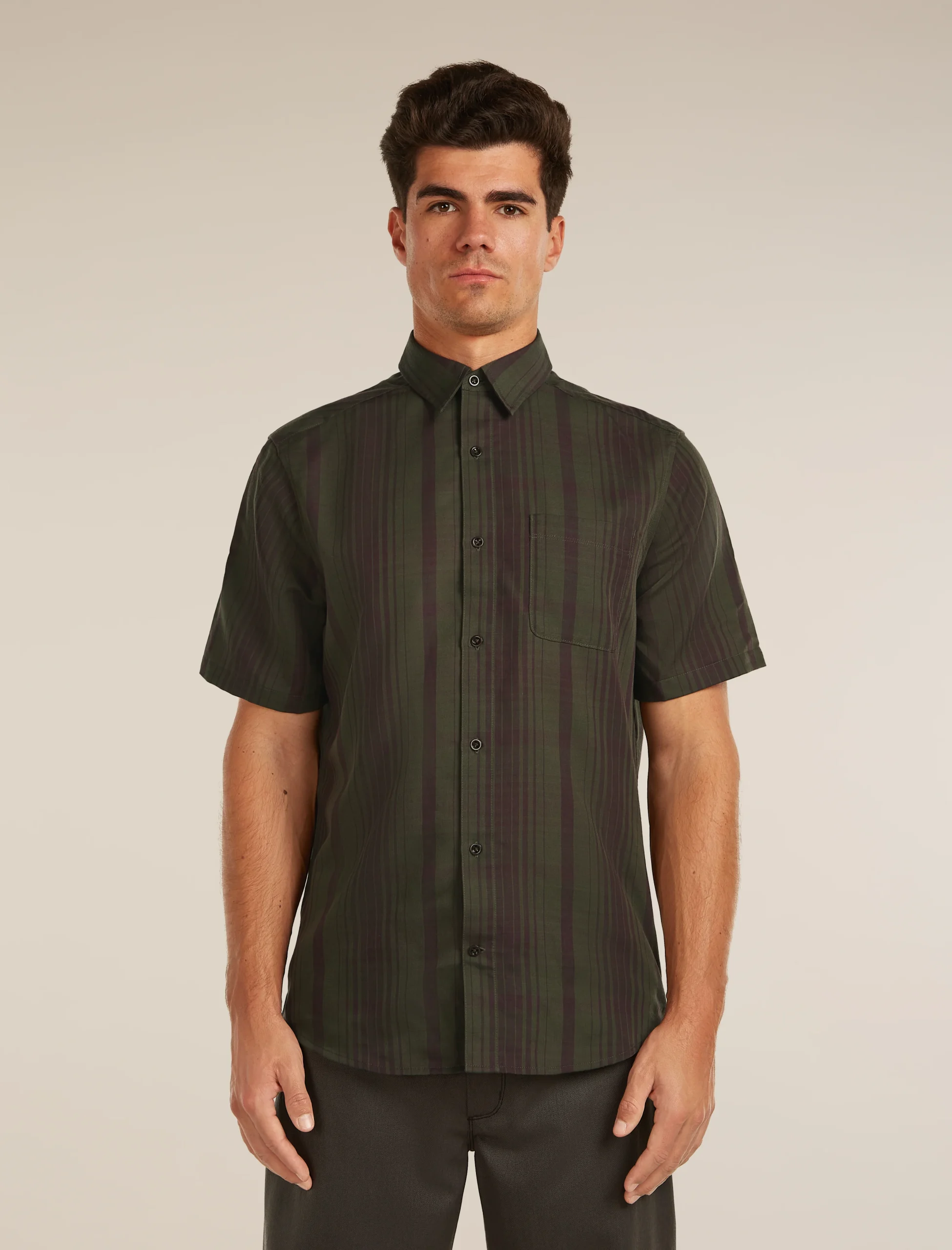 1235-dark-loden-bittersweet-l-dark-loden-bittersweet-l-variation-1.webp Men's Merino 125 Cool-Lite™ Steveston Short Sleeve Plaid Shirt
