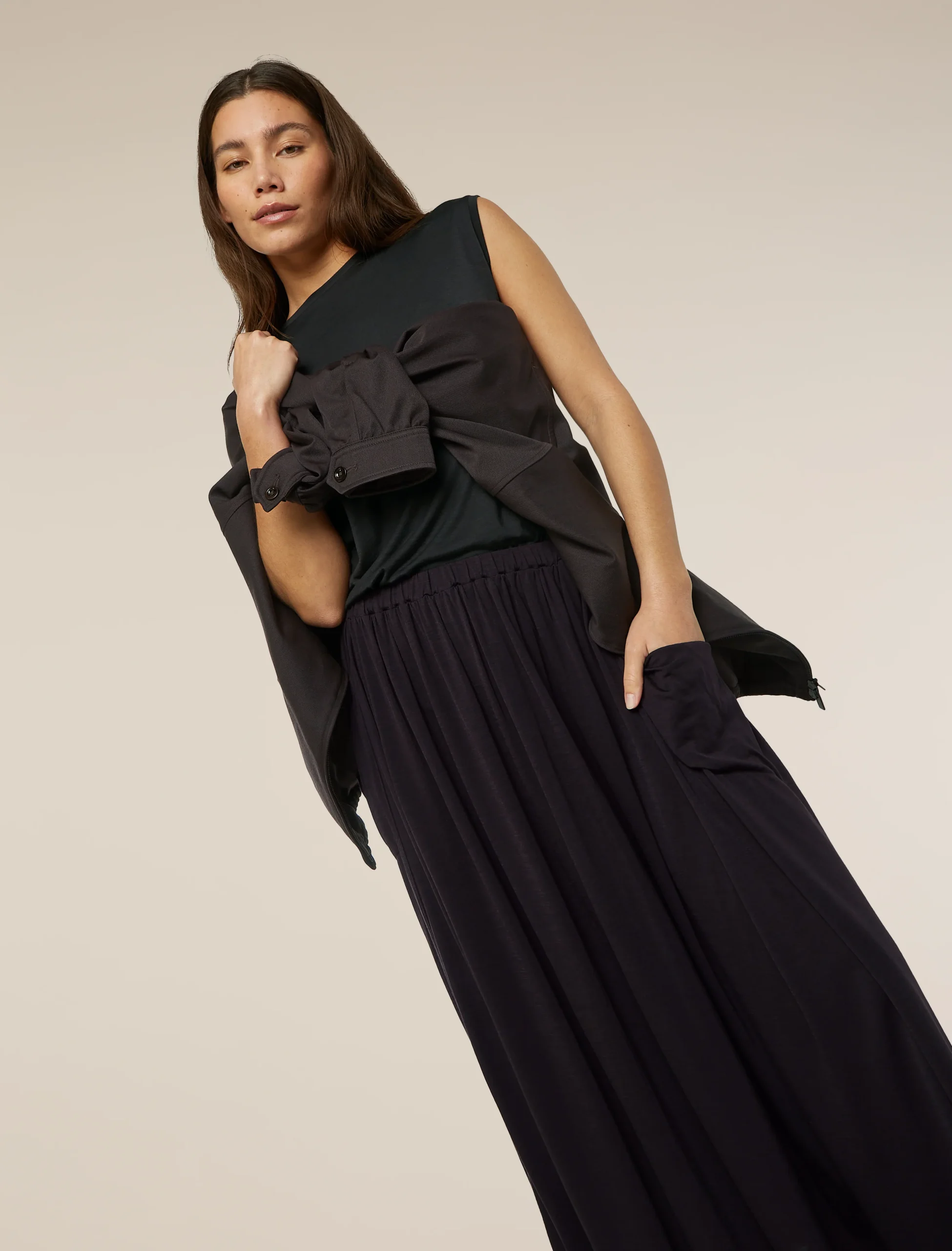 1258-women-s-merino-blend-125-cool-litetm-skirt-1.webp Women's Merino Blend 125 Cool-Lite™ Skirt