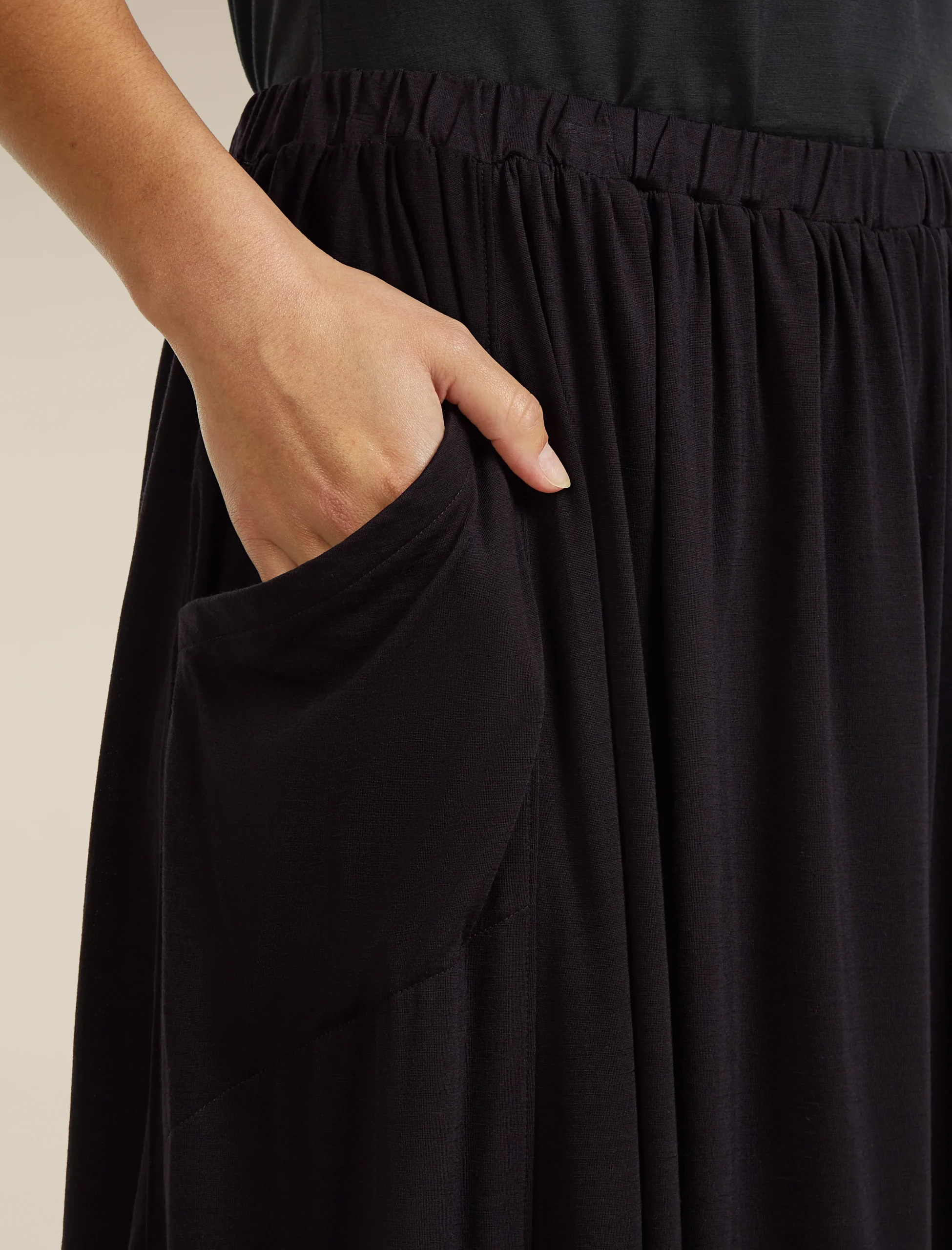 Women's Merino Blend 125 Cool-Lite™ Skirt