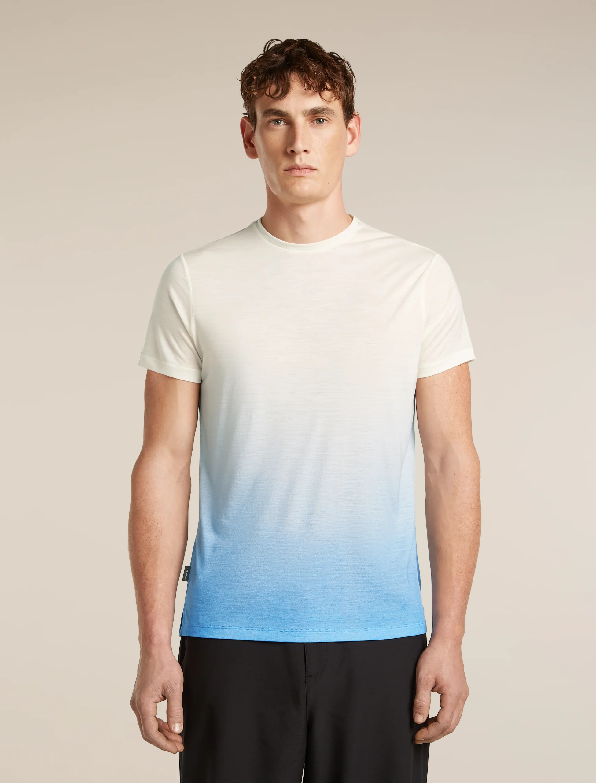 1329-men-s-merino-blend-125-cool-litetm-sphere-short-sleeve-tee-alta-1.webp Men's Merino Blend 125 Cool-Lite™ Sphere Short Sleeve Tee Alta