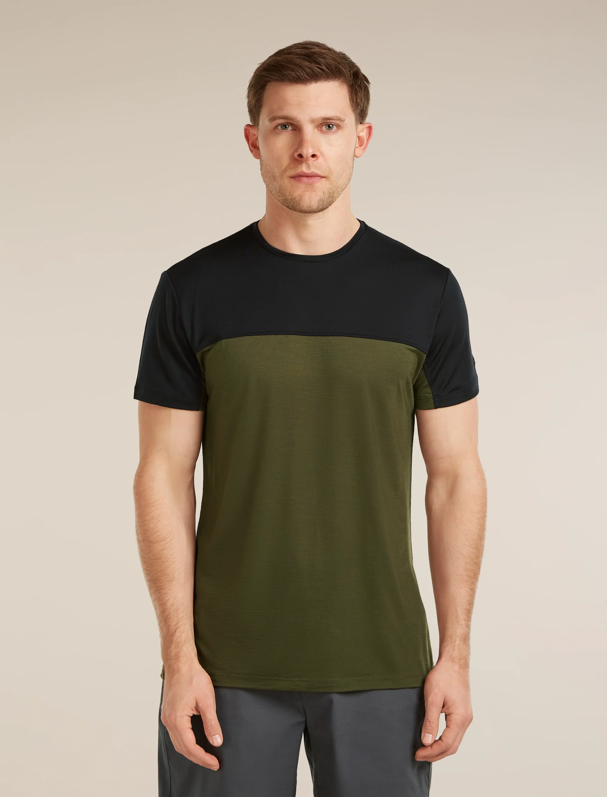 1400-men-s-merino-blend-125-cool-litetm-sphere-short-sleeve-tee-colour-block-1.webp Men's Merino Blend 125 Cool-Lite™ Sphere Short Sleeve Tee Colour Block