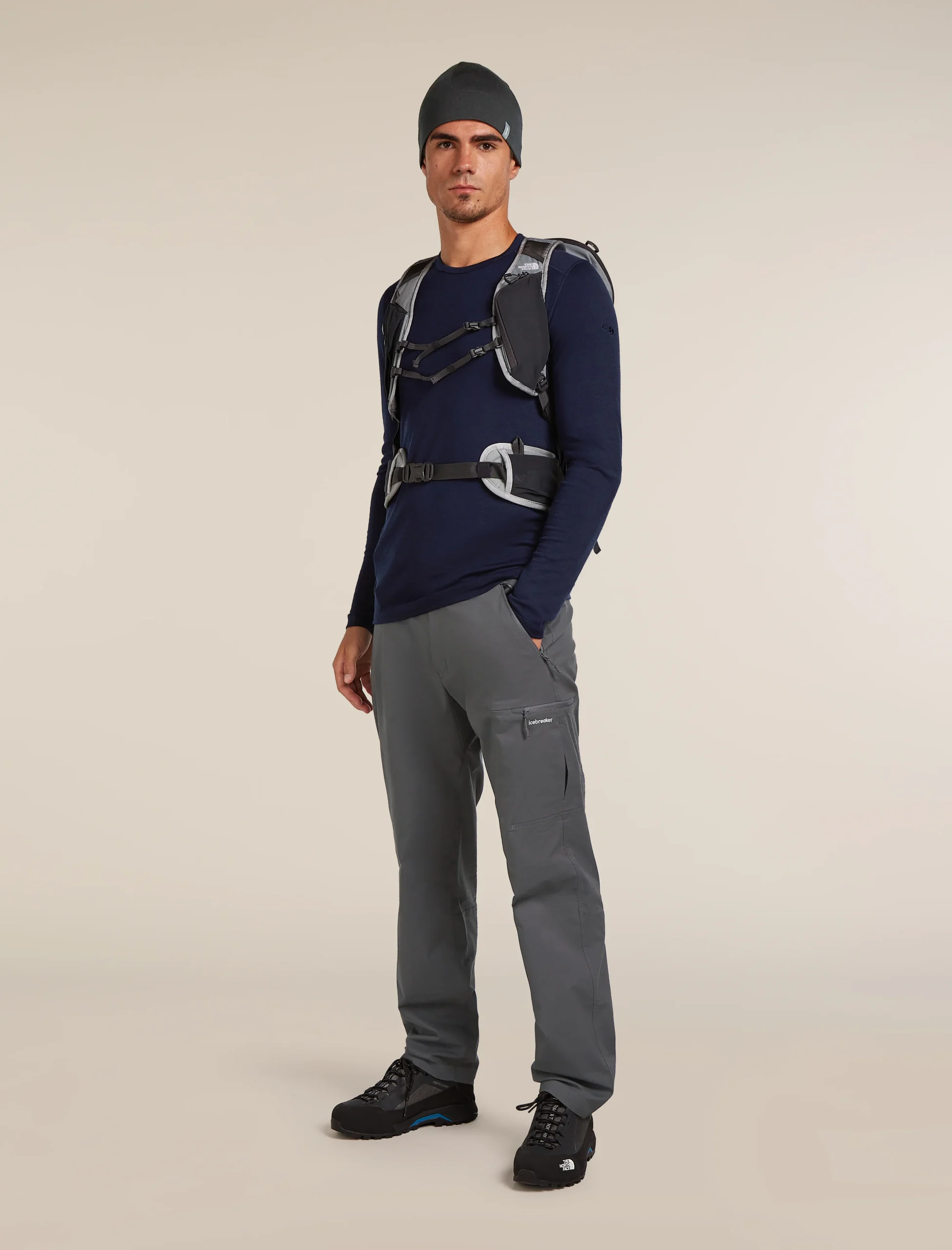 1681-men-s-merino-200-oasis-long-sleeve-crewe-thermal-top-4.webp Men's Merino 200 Oasis Long Sleeve Crewe Thermal Top
