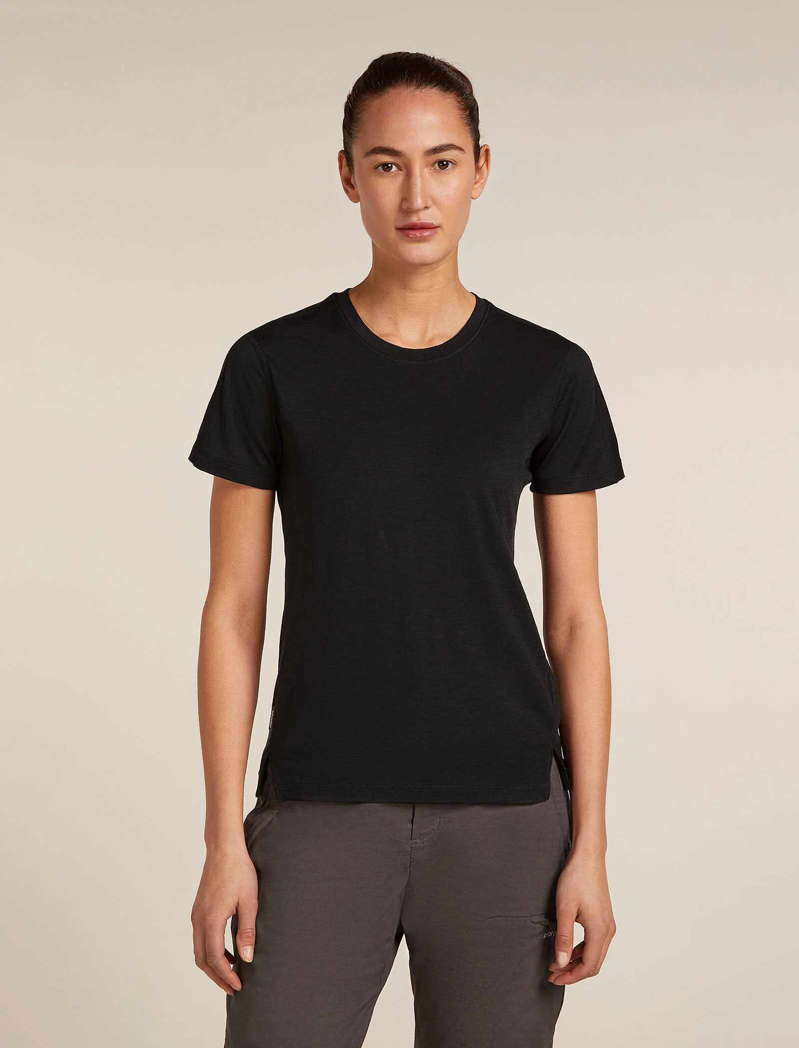 2160-women-s-150-merinofinetm-ace-short-sleeve-t-shirt-1.webp Women's 150 MerinoFine™ Ace Short Sleeve T-Shirt