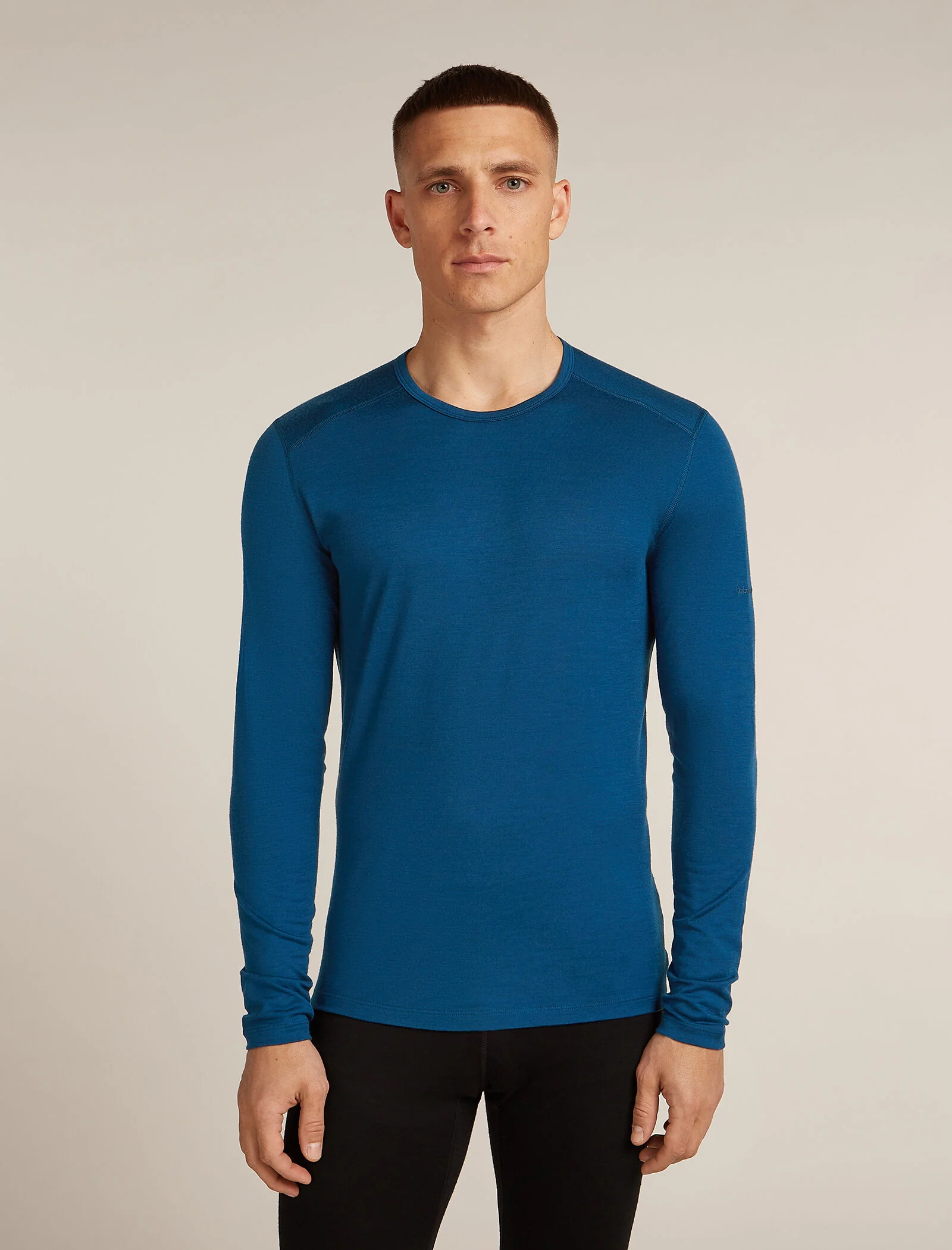 2392-men-s-merino-200-oasis-long-sleeve-crewe-thermal-top-1.webp Men's Merino 200 Oasis Long Sleeve Crewe Thermal Top