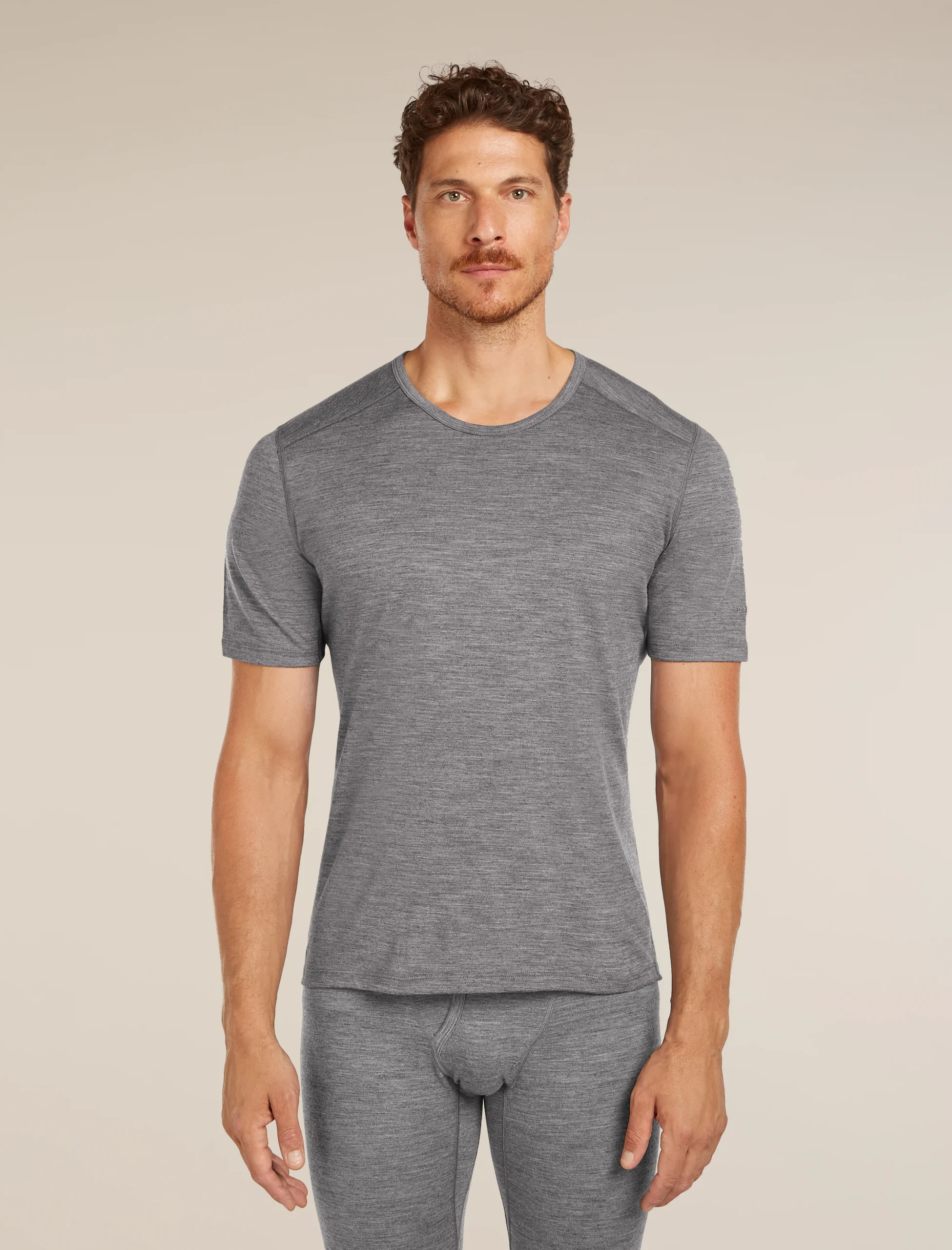 2422-men-s-merino-200-oasis-short-sleeve-crewe-thermal-top-1.webp Men's Merino 200 Oasis Short Sleeve Crewe Thermal Top
