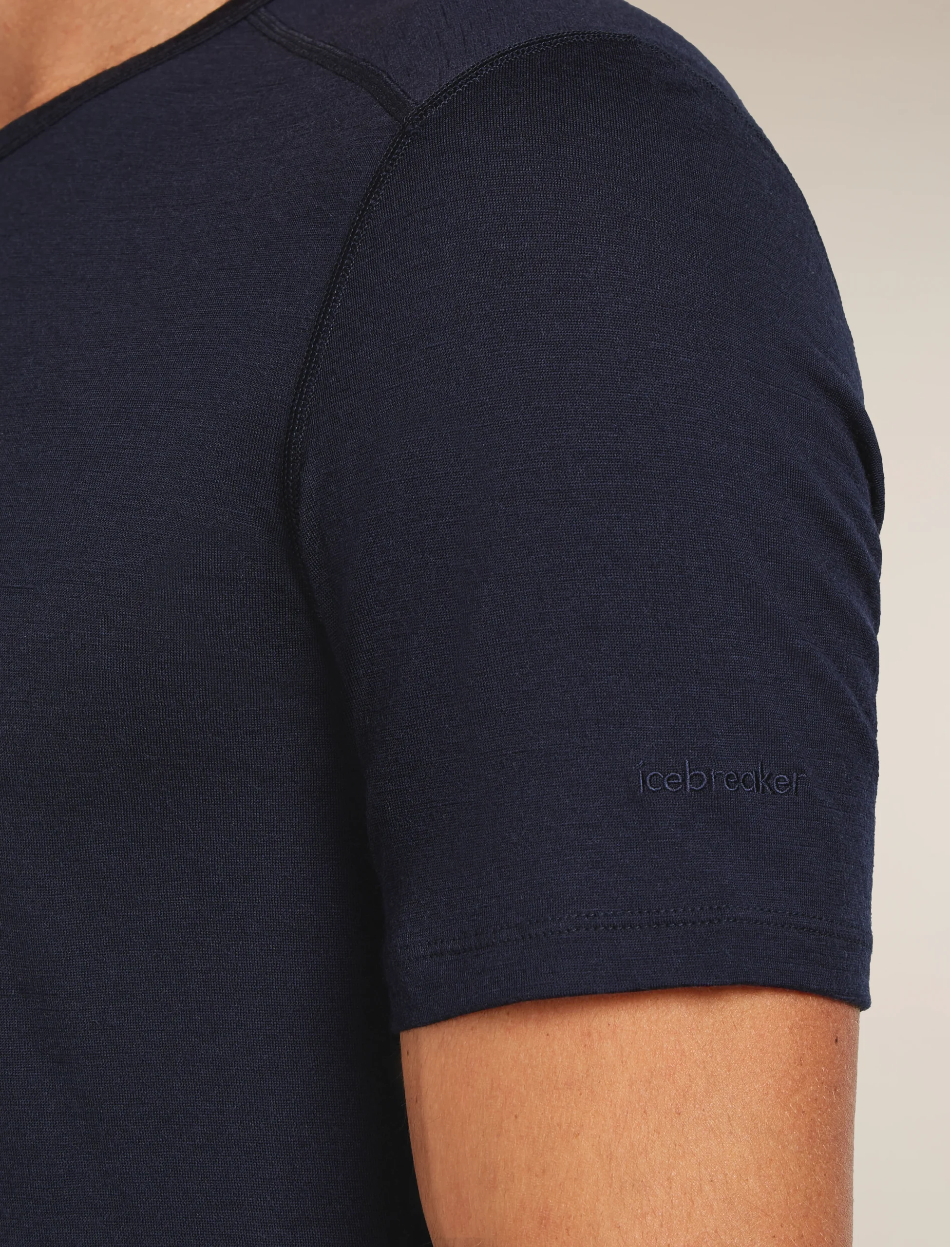 2436-men-s-merino-200-oasis-short-sleeve-crewe-thermal-top-10.webp Men's Merino 200 Oasis Short Sleeve Crewe Thermal Top