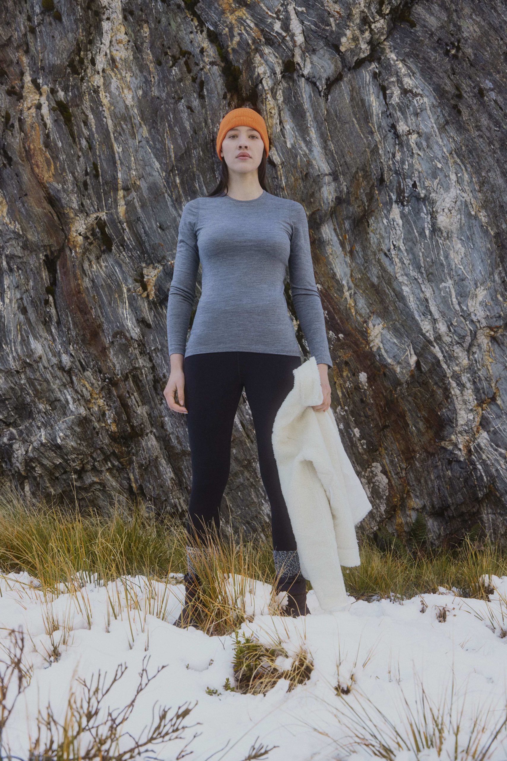 2638-women-s-merino-200-oasis-long-sleeve-crewe-thermal-top-11.jpg Women's Merino 200 Oasis Long Sleeve Crewe Thermal Top