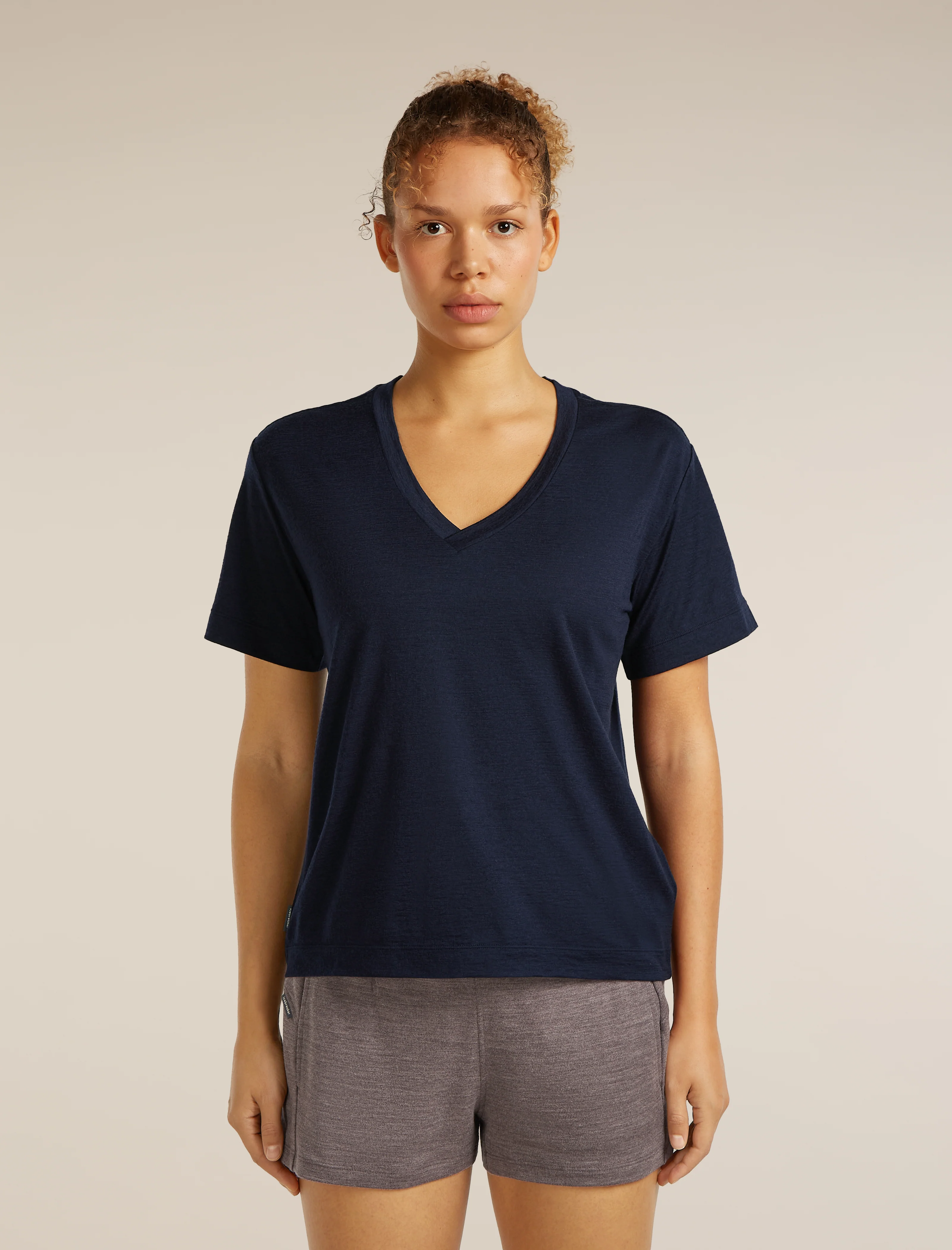311-women-s-merino-150-tech-lite-short-sleeve-relaxed-v-neck-tee-1.webp Women's Merino 150 Tech Lite Short Sleeve Relaxed V Neck Tee
