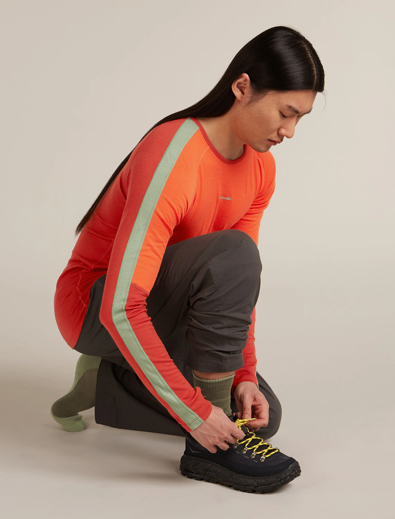 3182-men-s-merino-hike-medium-crew-socks-1.webp Men's Merino Hike+ Medium Crew Socks