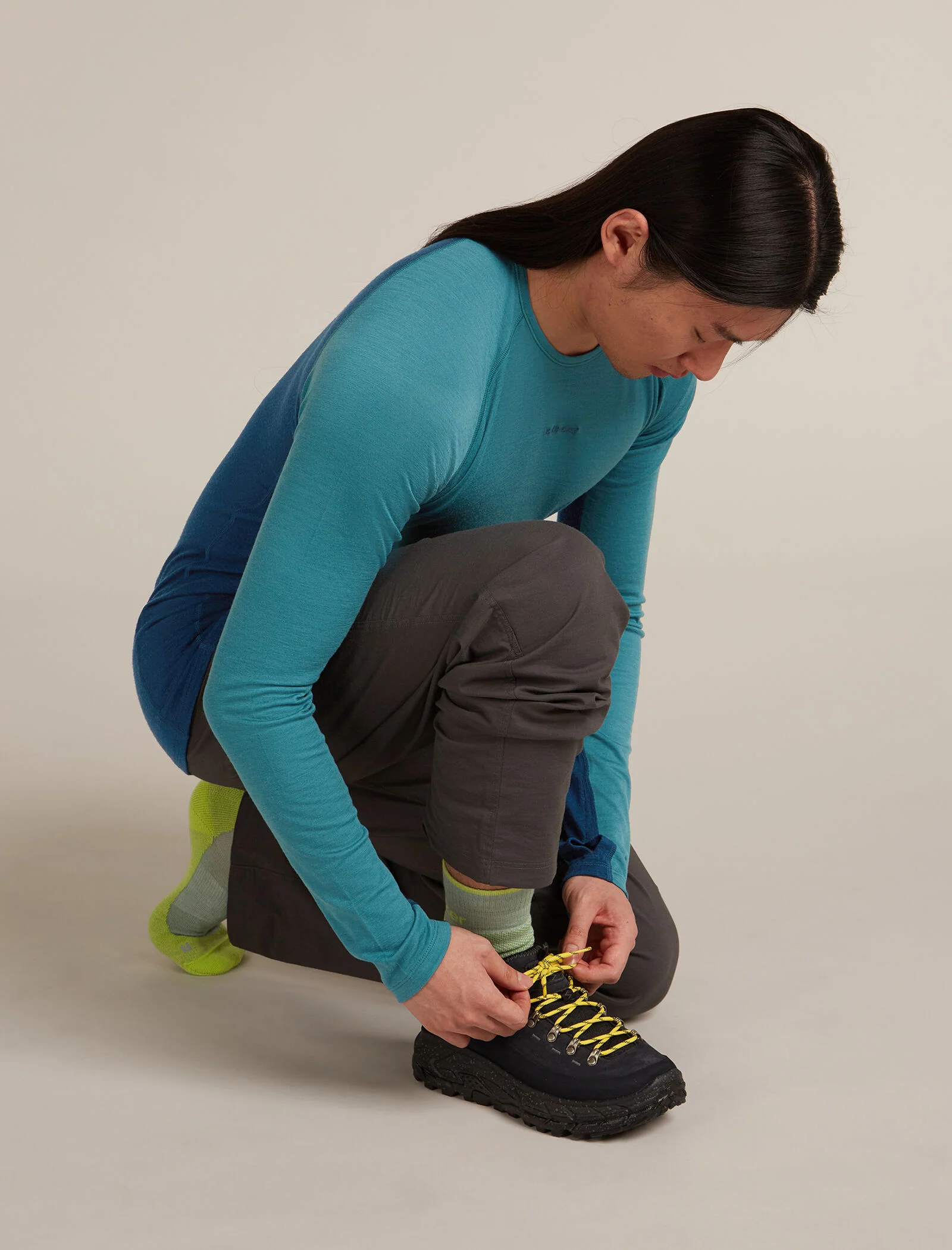 3670-men-s-merino-hike-medium-crew-socks-1.webp Men's Merino Hike+ Medium Crew Socks