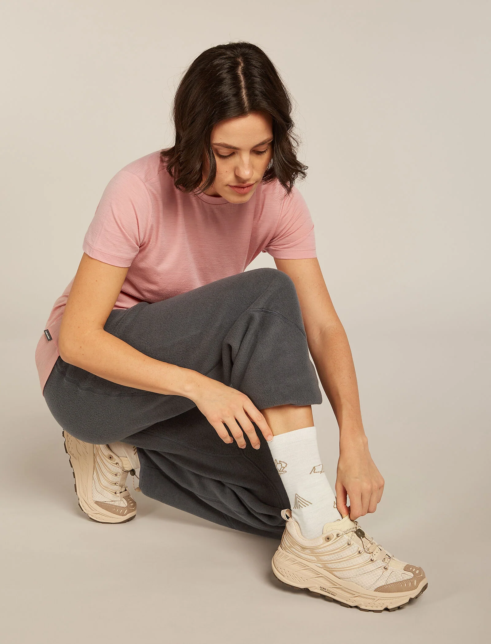 3675-women-s-merino-lifestyle-ultralight-crew-socks-camp-essential-1.webp Women's Merino Lifestyle Ultralight Crew Socks Camp Essential