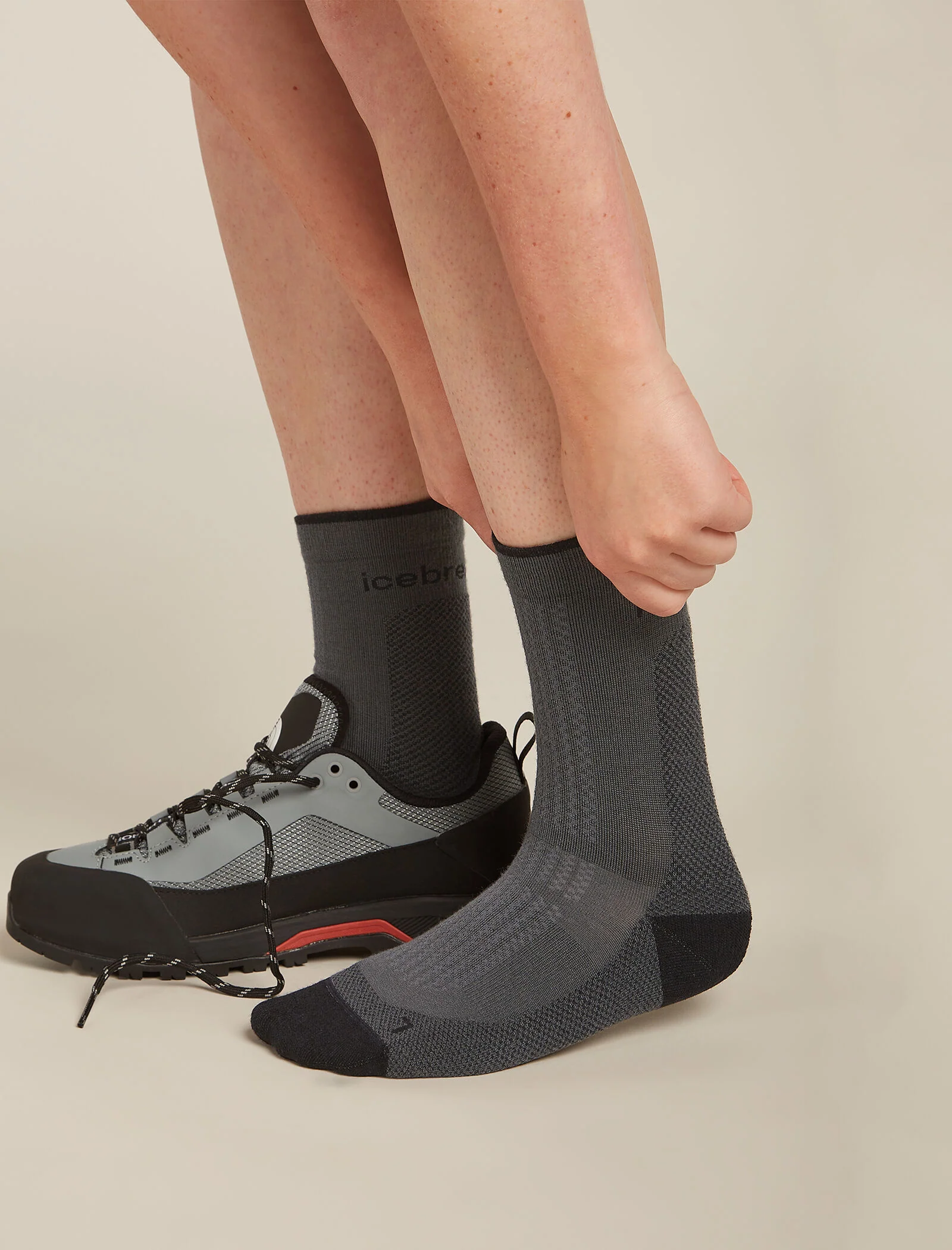 3732-women-s-merino-hike-ultralight-socks-quarter-1.webp Women's Merino Hike+ Ultralight Socks Quarter
