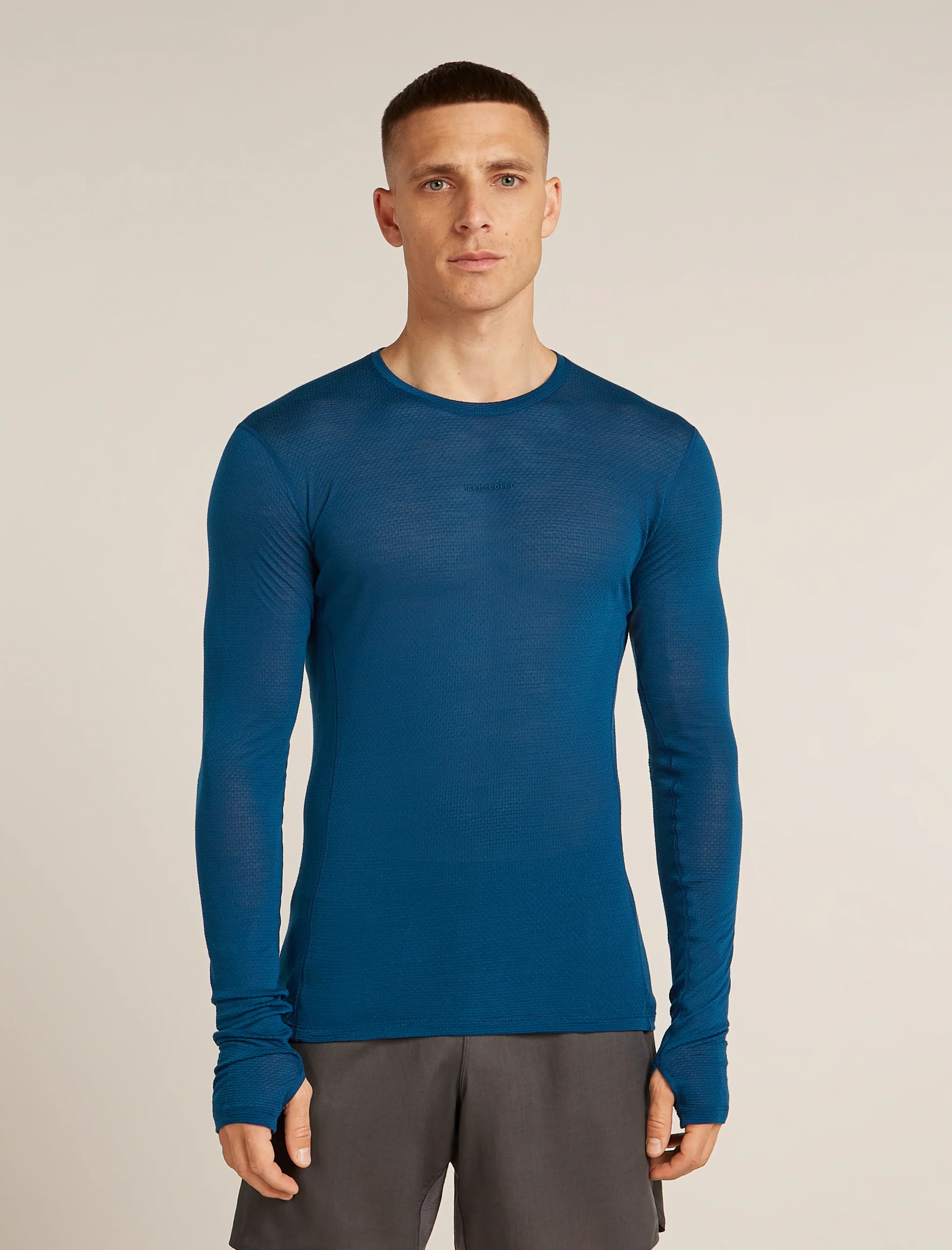 4262-merino-blend-75-cool-litetm-featherlighttm-long-sleeve-crewe-thermal-top-1.webp Merino Blend 75 Cool-Lite™ Featherlight™ Long Sleeve Crewe Thermal Top